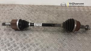 Gebruikte Homokineetas links-voor Opel Corsa F (UB/UH/UP) 1.2 Turbo 12V 100 Prijs € 75,00 Margeregeling aangeboden door Autodemontage Vrijhoeven B.V.