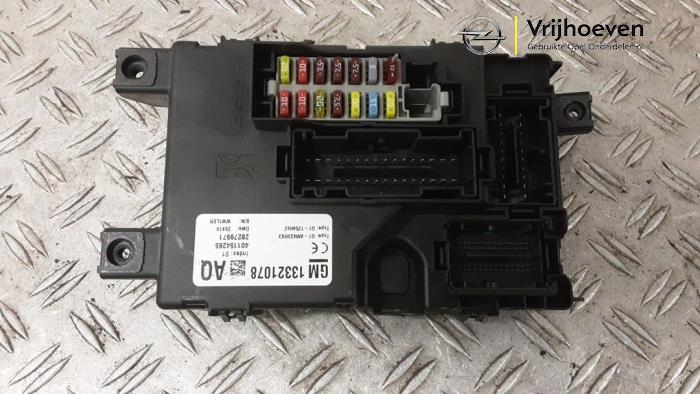 Gebruikte Computer Body Control Opel Corsa D 1.6i OPC 16V Turbo Prijs € 100,00 Margeregeling aangeboden door Autodemontage Vrijhoeven B.V.
