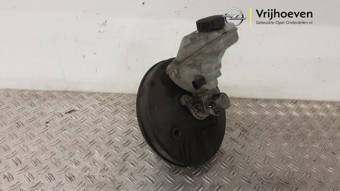 Gebruikte Rembekrachtiger Opel Corsa D 1.6i OPC 16V Turbo Prijs € 75,00 Margeregeling aangeboden door Autodemontage Vrijhoeven B.V.