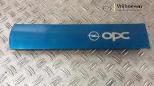 Gebruikte Afdekplaat motor Opel Corsa D 1.6i OPC 16V Turbo Prijs € 40,00 Margeregeling aangeboden door Autodemontage Vrijhoeven B.V.