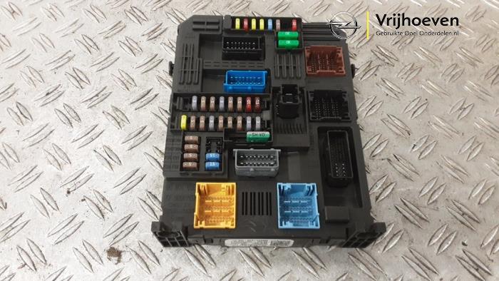 Computer Body Control van een Opel Corsa F (UB/UH/UP) 1.2 Turbo 12V 100 2022