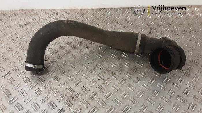 Gebruikte Intercooler Slang Opel Zafira Tourer (P12) 1.4 Turbo 16V ecoFLEX Prijs € 75,00 Margeregeling aangeboden door Autodemontage Vrijhoeven B.V.