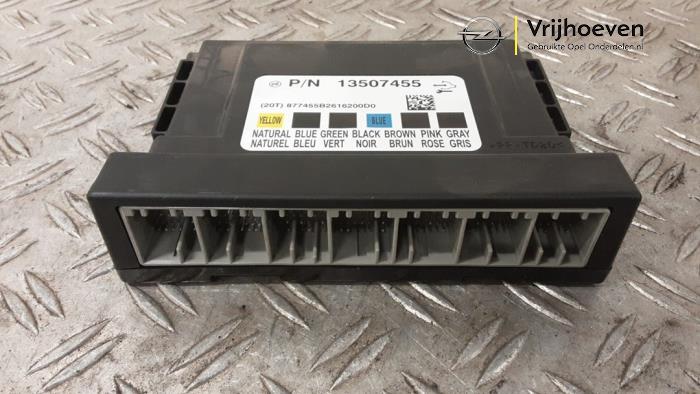 Module Bodycontrol van een Opel Zafira Tourer (P12) 1.4 Turbo 16V ecoFLEX 2016