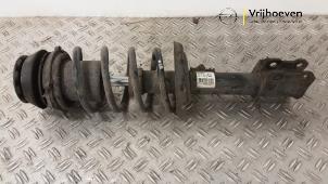 Gebruikte Mac Phersonpoot links-voor Opel Tigra Twin Top 1.4 16V Prijs € 20,00 Margeregeling aangeboden door Autodemontage Vrijhoeven B.V.