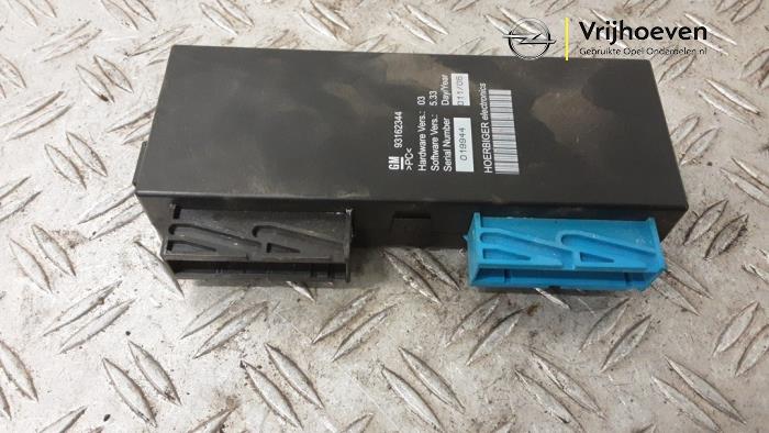 Gebruikte Cabriokap computer Opel Tigra Twin Top 1.4 16V Prijs € 50,00 Margeregeling aangeboden door Autodemontage Vrijhoeven B.V.
