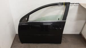 Gebruikte Deur 4Deurs links-voor Opel Signum (F48) 3.2 V6 24V Prijs € 50,00 Margeregeling aangeboden door Autodemontage Vrijhoeven B.V.