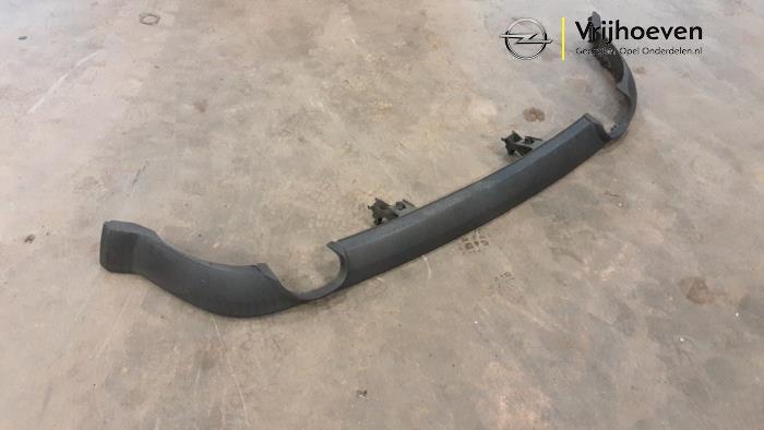 Diffuser achterbumper van een Opel Signum (F48) 3.2 V6 24V 2004