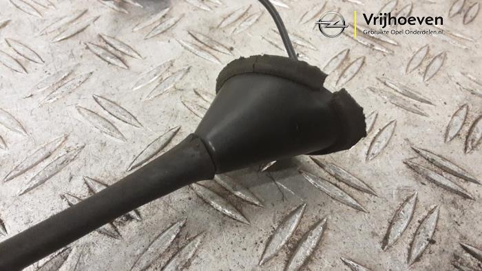 Antenne van een Opel Corsa D 1.2 16V LPG 2012