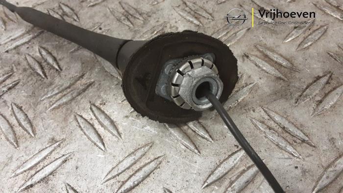 Antenne van een Opel Corsa D 1.2 16V LPG 2012