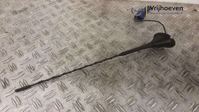 Antenne van een Opel Corsa D 1.2 16V LPG 2012