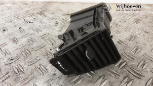 Gebruikte Luchtrooster Dashboard Opel Astra K 1.0 Turbo 12V Prijs € 20,00 Margeregeling aangeboden door Autodemontage Vrijhoeven B.V.