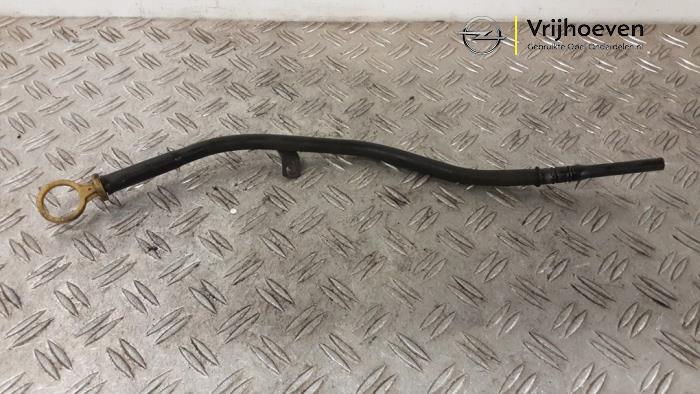 Gebruikte Peilstok Olie Opel Tigra Twin Top 1.4 16V Prijs € 30,00 Margeregeling aangeboden door Autodemontage Vrijhoeven B.V.