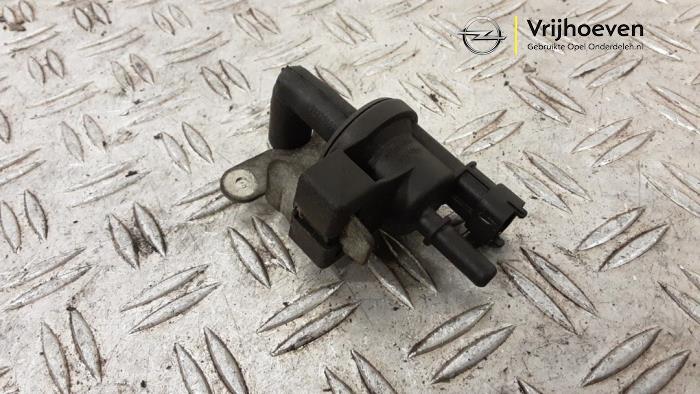 Gebruikte Evap klep Opel Adam 1.4 16V Prijs € 30,00 Margeregeling aangeboden door Autodemontage Vrijhoeven B.V.