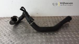 Gebruikte Intercooler Slang Opel Mokka/Mokka X 1.4 Turbo 16V Bi-fuel ecoFLEX 4x2 Prijs € 100,00 Margeregeling aangeboden door Autodemontage Vrijhoeven B.V.