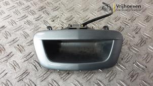 Gebruikte Achterklep Handgreep Opel Mokka/Mokka X 1.4 Turbo 16V Bi-fuel ecoFLEX 4x2 Prijs € 30,00 Margeregeling aangeboden door Autodemontage Vrijhoeven B.V.