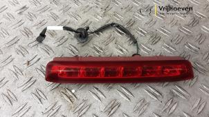 Gebruikte Extra Remlicht midden Opel Mokka/Mokka X 1.4 Turbo 16V Bi-fuel ecoFLEX 4x2 Prijs € 20,00 Margeregeling aangeboden door Autodemontage Vrijhoeven B.V.