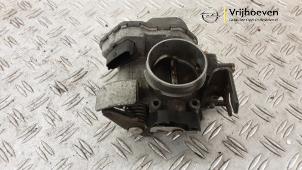 Gebruikte Gasklephuis Opel Zafira (F75) 1.8 16V Prijs € 75,00 Margeregeling aangeboden door Autodemontage Vrijhoeven B.V.