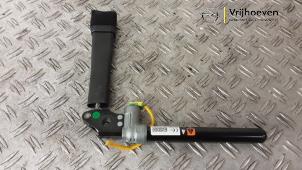 Gebruikte Gordelspanner links Opel Karl 1.0 12V Prijs € 100,00 Margeregeling aangeboden door Autodemontage Vrijhoeven B.V.