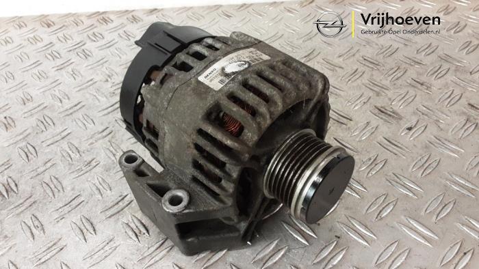 Gebruikte Dynamo Opel Combo 1.3 CDTI 16V ecoFlex Prijs € 25,00 Margeregeling aangeboden door Autodemontage Vrijhoeven B.V.
