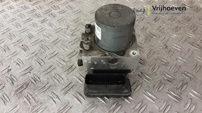 Gebruikte ABS Pomp Opel Mokka X 1.4 Turbo 16V Prijs € 200,00 Margeregeling aangeboden door Autodemontage Vrijhoeven B.V.