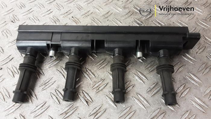 Gebruikte Bobine Opel Corsa E 1.4 16V Prijs € 40,00 Margeregeling aangeboden door Autodemontage Vrijhoeven B.V.