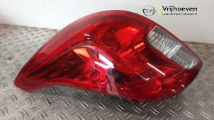 Gebruikte Achterlicht links Opel Mokka X 1.4 Turbo 16V Prijs € 40,00 Margeregeling aangeboden door Autodemontage Vrijhoeven B.V.