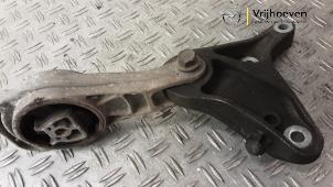 Gebruikte Motorrubber Opel Mokka X 1.4 Turbo 16V Prijs € 20,00 Margeregeling aangeboden door Autodemontage Vrijhoeven B.V.