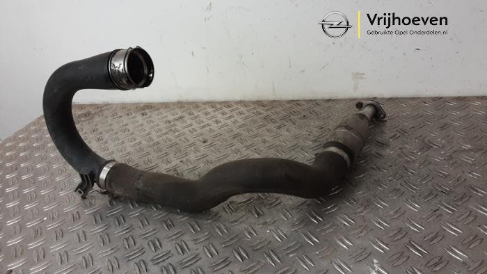 Gebruikte Intercooler Slang Opel Corsa E 1.3 CDTi 16V ecoFLEX Prijs € 150,00 Margeregeling aangeboden door Autodemontage Vrijhoeven B.V.