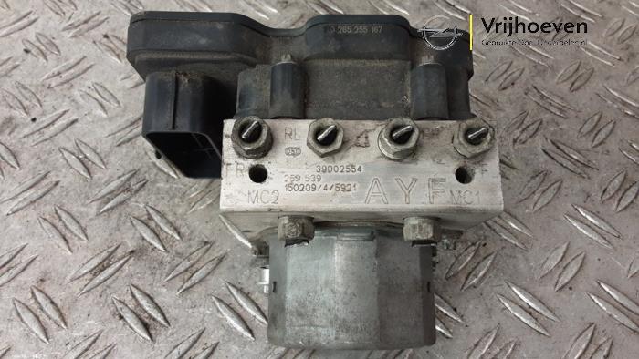 Gebruikte ABS Pomp Opel Corsa E 1.3 CDTi 16V ecoFLEX Prijs € 45,00 Margeregeling aangeboden door Autodemontage Vrijhoeven B.V.