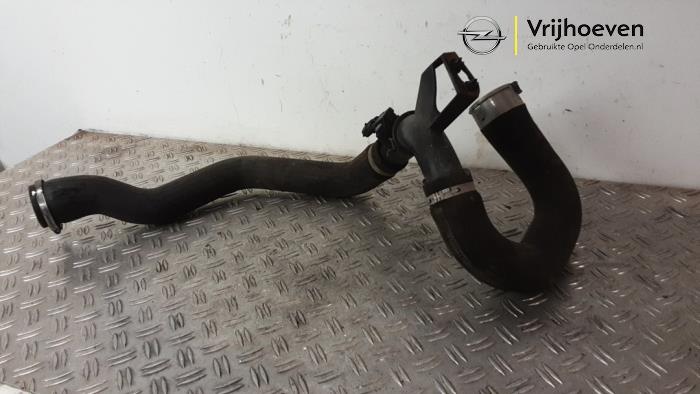Gebruikte Intercooler Buis Opel Mokka X 1.4 Turbo 16V Prijs € 100,00 Margeregeling aangeboden door Autodemontage Vrijhoeven B.V.