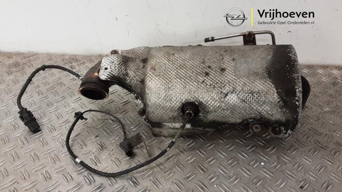 Gebruikte Roetfilter Opel Combo 1.6 CDTI 16V Prijs € 600,00 Margeregeling aangeboden door Autodemontage Vrijhoeven B.V.