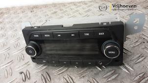 Gebruikte Radio module Opel Karl 1.0 12V Prijs € 100,00 Margeregeling aangeboden door Autodemontage Vrijhoeven B.V.
