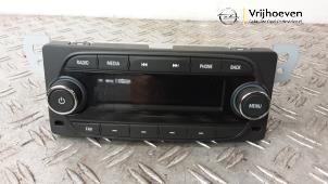 Gebruikte Radio module Opel Karl 1.0 12V Prijs € 150,00 Margeregeling aangeboden door Autodemontage Vrijhoeven B.V.