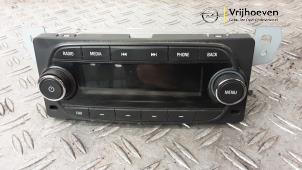 Gebruikte Radio module Opel Karl 1.0 12V Prijs € 150,00 Margeregeling aangeboden door Autodemontage Vrijhoeven B.V.