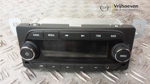 Gebruikte Radio module Opel Karl 1.0 12V Prijs € 100,00 Margeregeling aangeboden door Autodemontage Vrijhoeven B.V.