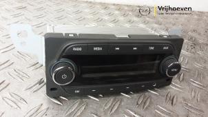 Gebruikte Radio module Opel Karl 1.0 12V Prijs € 100,00 Margeregeling aangeboden door Autodemontage Vrijhoeven B.V.