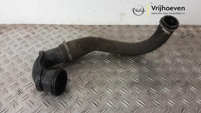 Gebruikte Intercooler Slang Opel Astra J GTC (PD2/PF2) 1.4 Turbo 16V ecoFLEX 120 Prijs € 75,00 Margeregeling aangeboden door Autodemontage Vrijhoeven B.V.