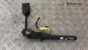 Gebruikte Gordelspanner rechts Opel Astra J GTC (PD2/PF2) 1.4 Turbo 16V ecoFLEX 120 Prijs € 75,00 Margeregeling aangeboden door Autodemontage Vrijhoeven B.V.