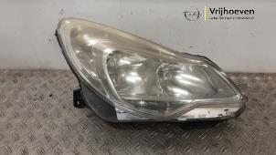 Gebruikte Koplamp rechts Opel Corsa D 1.2 16V LPG Prijs € 125,00 Margeregeling aangeboden door Autodemontage Vrijhoeven B.V.