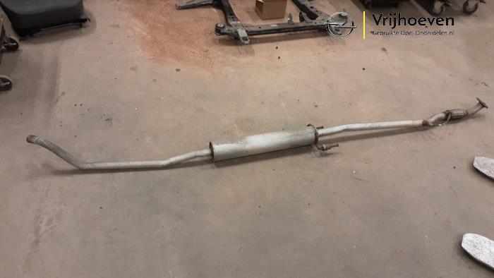 Gebruikte Uitlaat Middendemper Opel Corsa C (F08/68) 1.0 12V Prijs € 50,00 Margeregeling aangeboden door Autodemontage Vrijhoeven B.V.