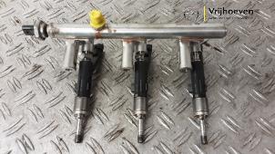 Gebruikte Injector brug Opel Grandland (X) 1.2 Turbo 12V Prijs € 120,00 Margeregeling aangeboden door Autodemontage Vrijhoeven B.V.
