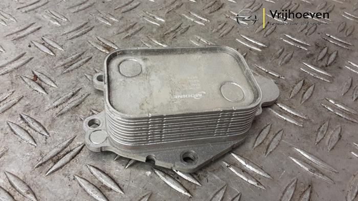 Oliekoeler van een Opel Corsa F (UB/UH/UP) 1.2 Turbo 12V 100 2019