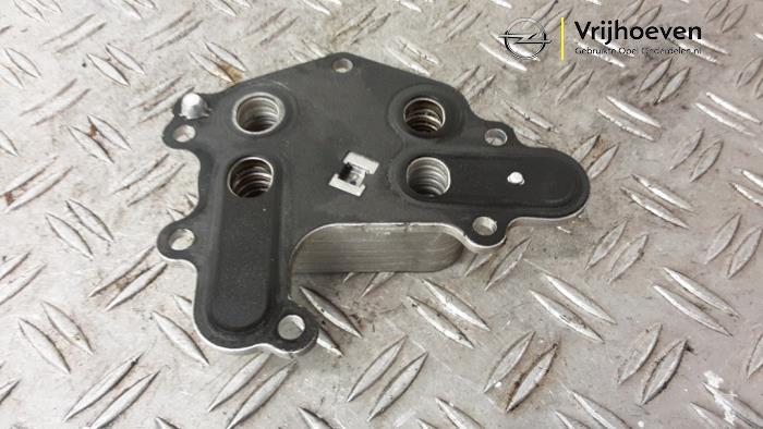 Oliekoeler van een Opel Corsa F (UB/UH/UP) 1.2 Turbo 12V 100 2019