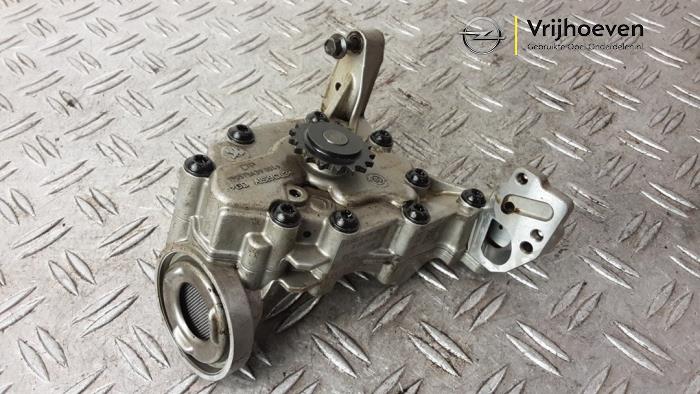 Oliepomp van een Opel Corsa F (UB/UH/UP) 1.2 Turbo 12V 100 2019