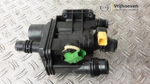 Gebruikte Thermostaathuis Opel Corsa F (UB/UH/UP) 1.2 Turbo 12V 100 Prijs € 30,00 Margeregeling aangeboden door Autodemontage Vrijhoeven B.V.