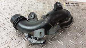 Gebruikte Intercooler Buis Opel Crossland (X) 1.2 Turbo 12V Prijs € 20,00 Margeregeling aangeboden door Autodemontage Vrijhoeven B.V.