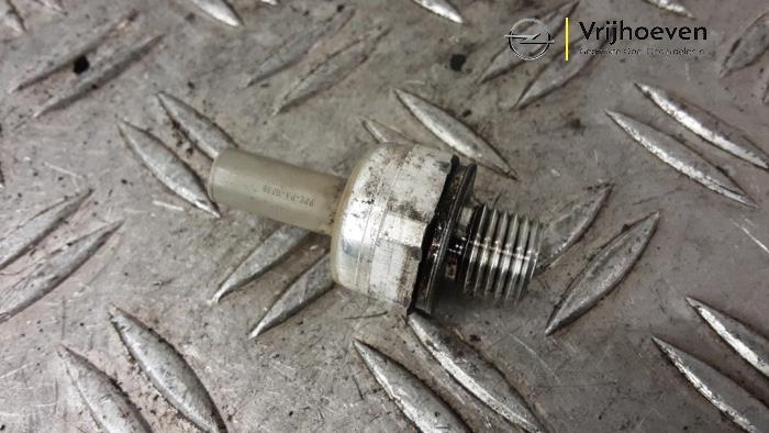 Gebruikte Schakelaar Oliedruk Opel Corsa E 1.3 CDTi 16V ecoFLEX Prijs € 20,00 Margeregeling aangeboden door Autodemontage Vrijhoeven B.V.