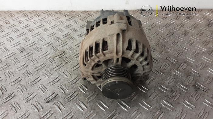Gebruikte Dynamo Opel Corsa E 1.6 OPC Turbo 16V Prijs € 100,00 Margeregeling aangeboden door Autodemontage Vrijhoeven B.V.