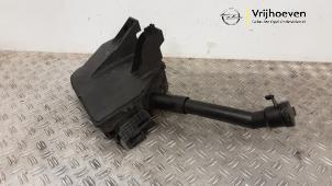 Gebruikte Ruitensproeiertank voor Opel Astra K 1.4 Turbo 16V Prijs € 60,00 Margeregeling aangeboden door Autodemontage Vrijhoeven B.V.