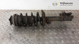 Gebruikte Mac Phersonpoot rechts-voor Opel Astra H GTC (L08) 1.8 16V Prijs € 30,00 Margeregeling aangeboden door Autodemontage Vrijhoeven B.V.